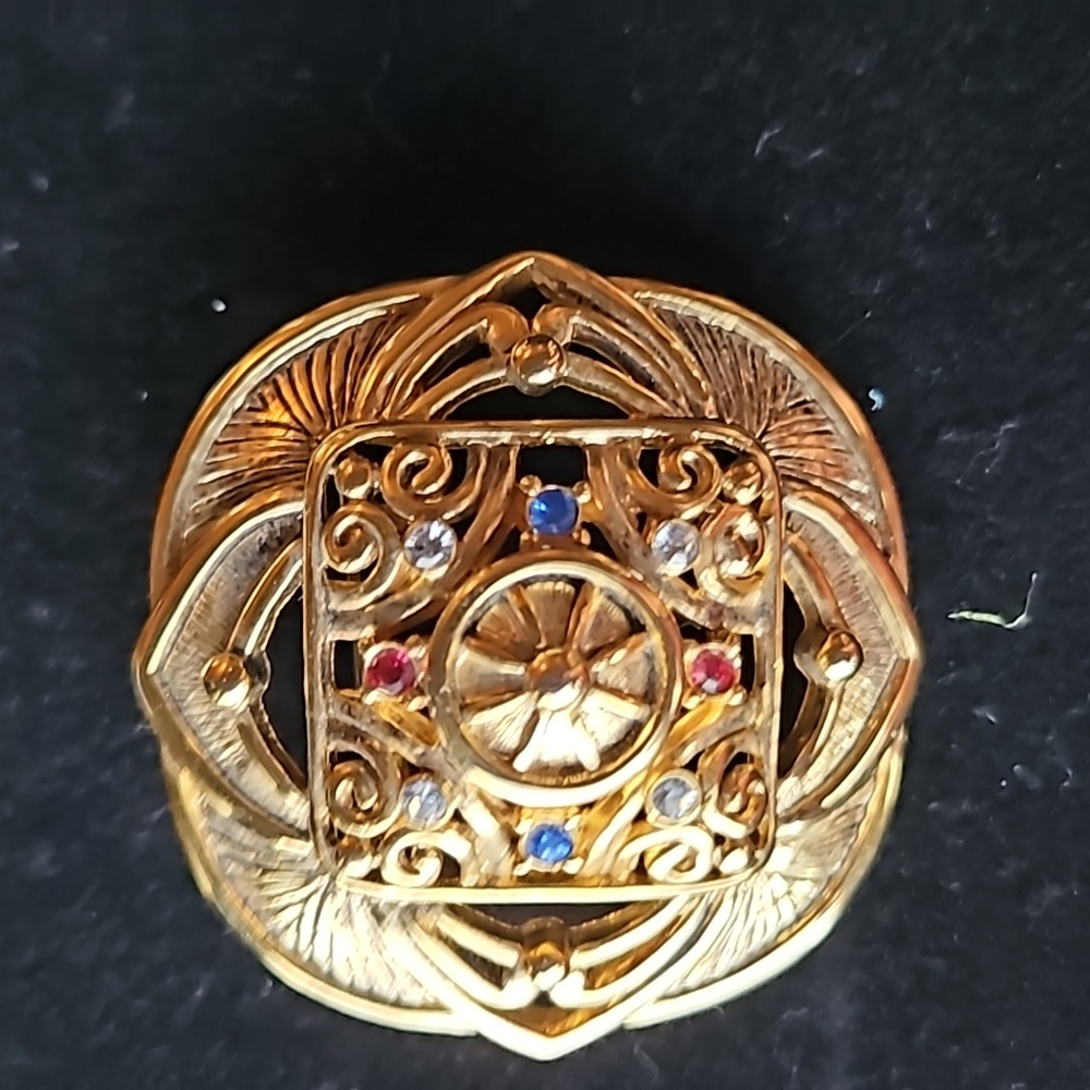 Broche